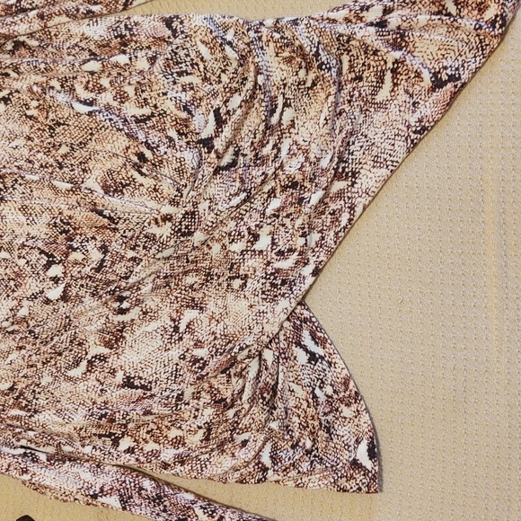 New Directions Pink and White Long Sleeve Snakeskin Look Blouse - Picture 9 of 12